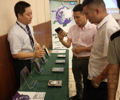 “智能领航 数聚未来”：西部数据海康威视安防巡展护内江869.JPG