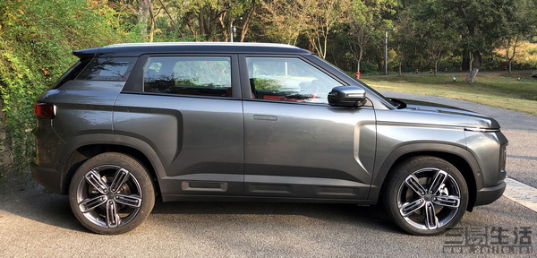 15402541156302.jpg 02.jpg