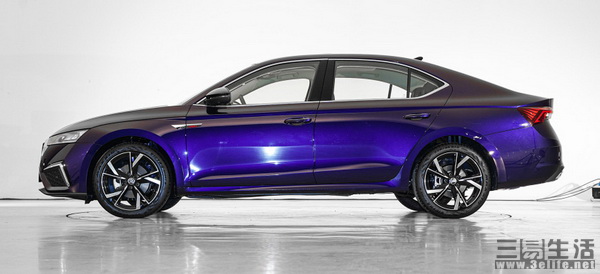 14520925013702.jpg 02.jpg