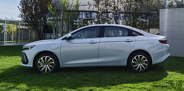 11365398152804.jpg 04.jpg