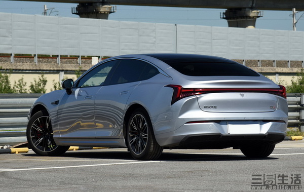 19042096843403.jpg 03.jpg