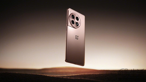 一加 Ace 3 「鸣沙金」正式开售，以全能姿态普及旗舰体验