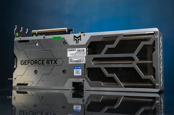 影驰 GeForce RTX 4070 Ti SUPER 金属大师评测来啦！