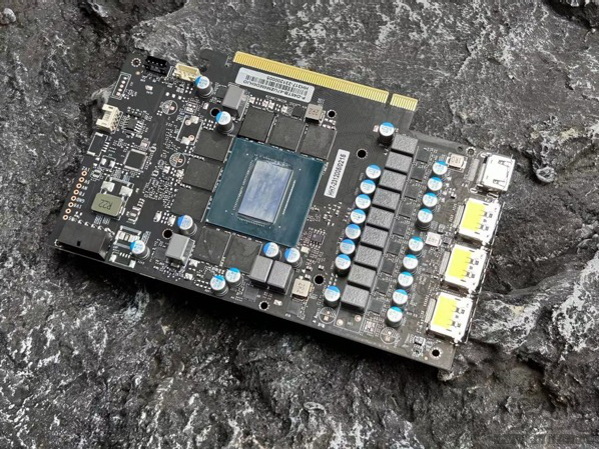 影驰 GeForce RTX 4070 Ti SUPER 金属大师评测来啦！