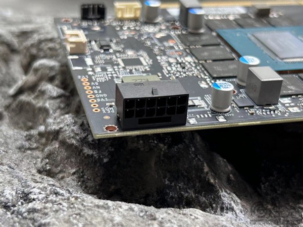 影驰 GeForce RTX 4070 Ti SUPER 金属大师评测来啦！