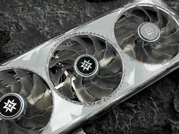 影驰 GeForce RTX 4070 Ti SUPER 星曜 OC评测！