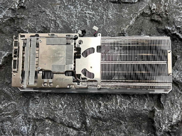 影驰 GeForce RTX 4070 Ti SUPER 星曜 OC评测！