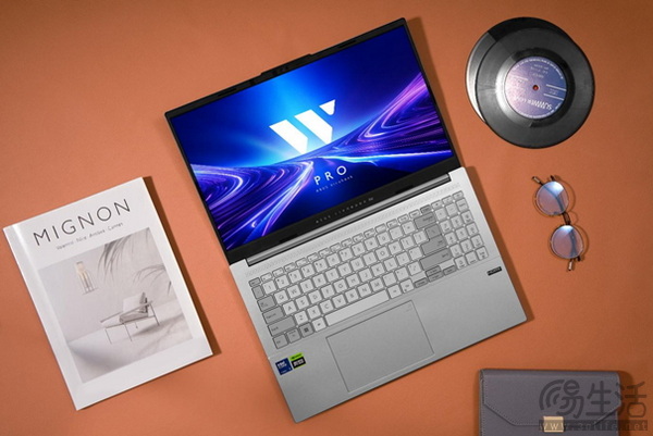 RTX全能AI轻薄本成24年惊喜好物 华硕无畏Pro15为创意添彩