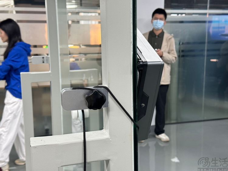 公开横评中表现惊艳，科沃斯千元机皇会给出窗宝品类标答