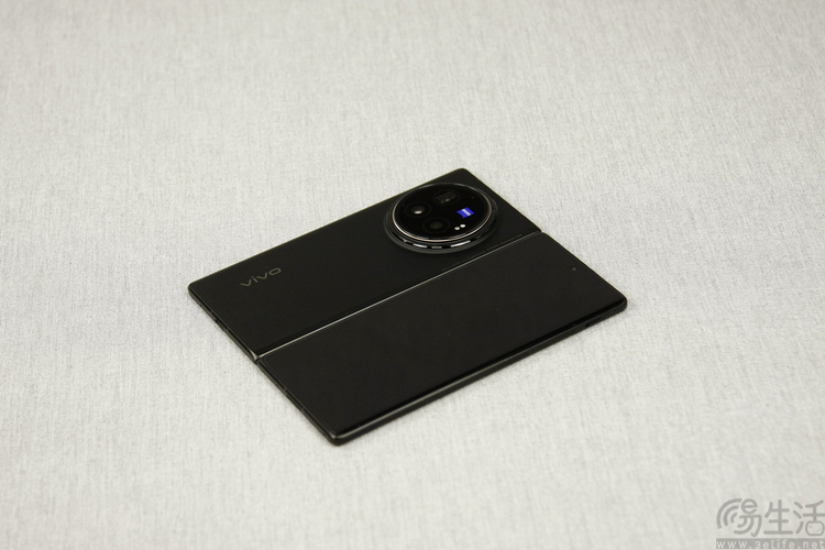 vivo X Fold3 Pro首发评测：重塑“大折叠”旗舰标杆