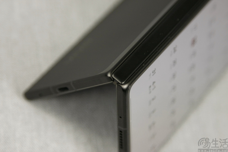vivo X Fold3 Pro首发评测：重塑“大折叠”旗舰标杆
