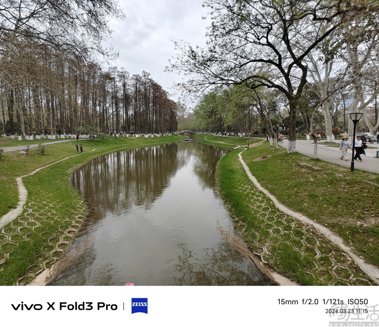 vivo X Fold3 Pro首发评测：重塑“大折叠”旗舰标杆