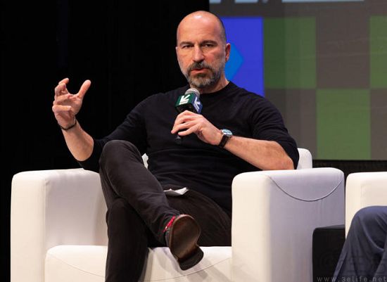 Uber CEO希望与特斯拉合作，质疑其Robotax计划