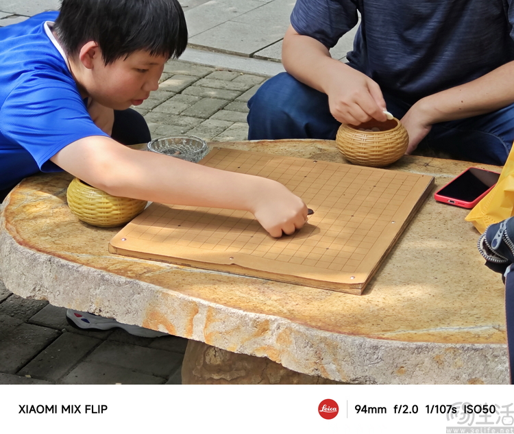 小米MIX Flip评测：初次做小折叠，就选择了不妥协