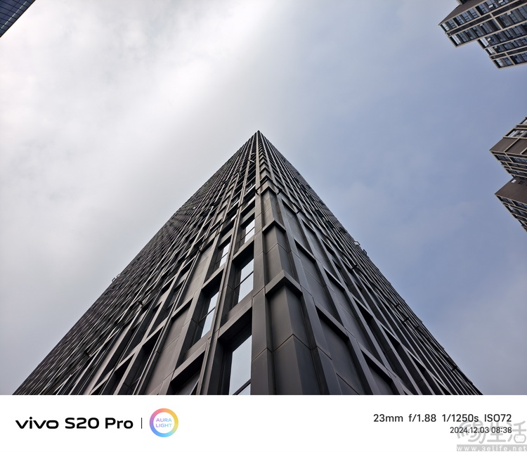 vivo S20 Pro评测，不仅时尚，更像是轻薄款全能旗舰
