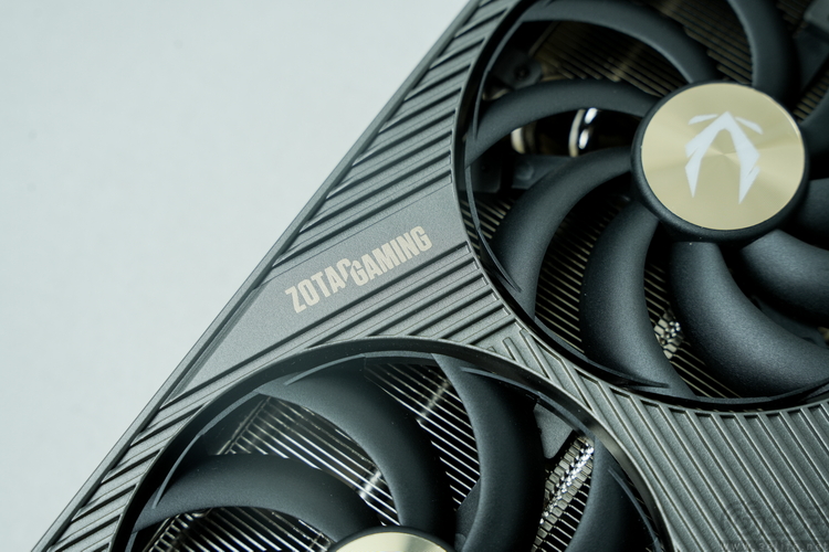 索泰RTX5090D 32GB Solid OC评测：开年核弹