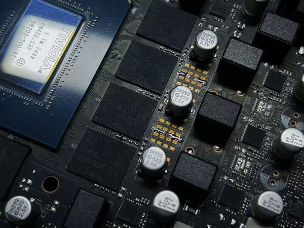 影驰RTX 5070 Ti金属大师OC评测：DLSS 4超强发挥