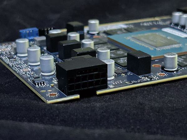 影驰RTX 5070 Ti金属大师OC评测：DLSS 4超强发挥
