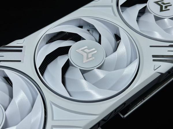 影驰RTX 5070 Ti金属大师OC评测：DLSS 4超强发挥