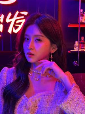 OPPO Find X8 Ultra首发丹霞原彩镜头，首创分区色温感知技术