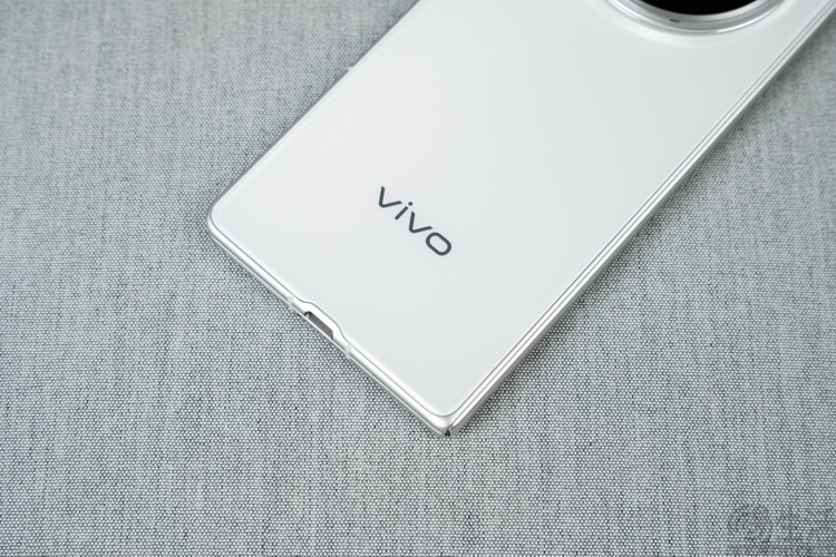更轻薄还更便宜的vivo X Fold 5，优势不只性价比