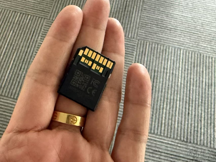 三张“坏掉”的存储卡，揭示了一个古老的行业常识