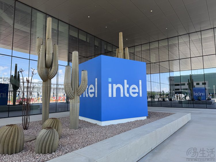 18A首秀、新架构井喷：2025 Intel Tech Tour解析