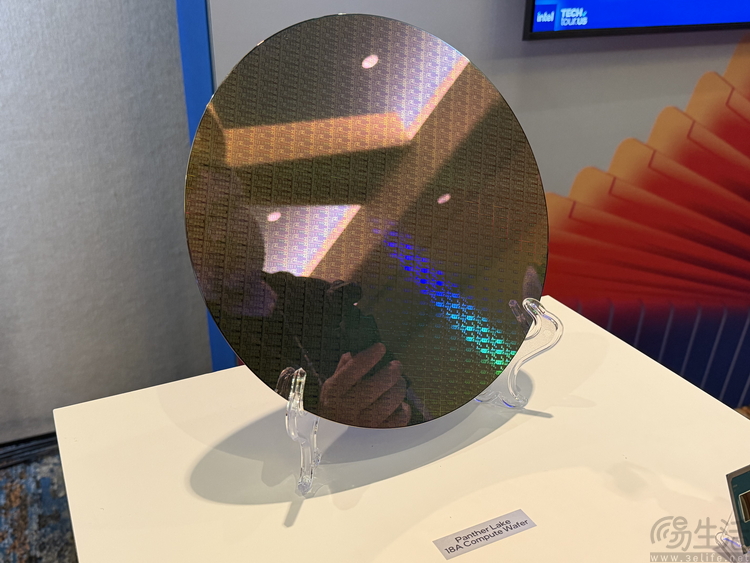 18A首秀、新架构井喷：2025 Intel Tech Tour解析
