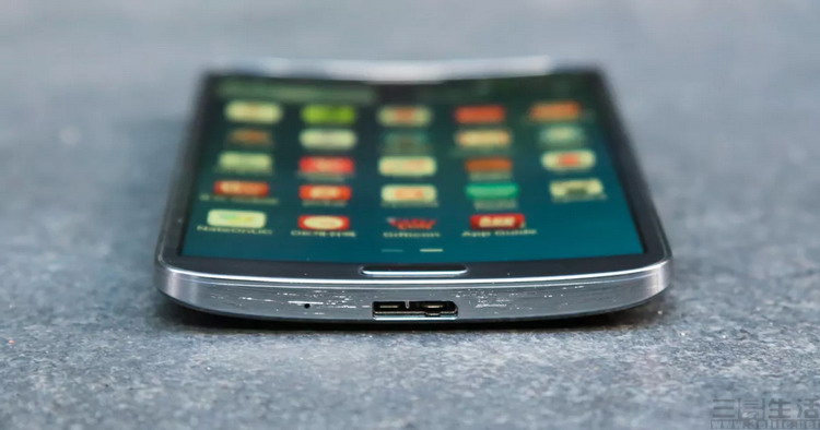 曲面屏的没落,并不完全是个技术问题 曲面屏的没落,并不完全是个技术问题