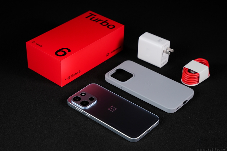 一加Turbo6首发评测：高性能长续航，165Hz普及先锋