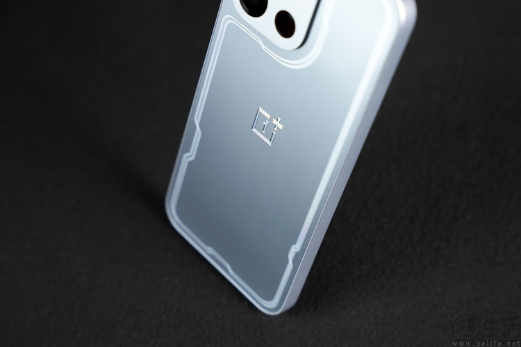 一加Turbo6首发评测：高性能长续航，165Hz普及先锋