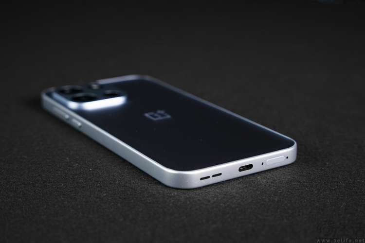 一加Turbo6首发评测：高性能长续航，165Hz普及先锋