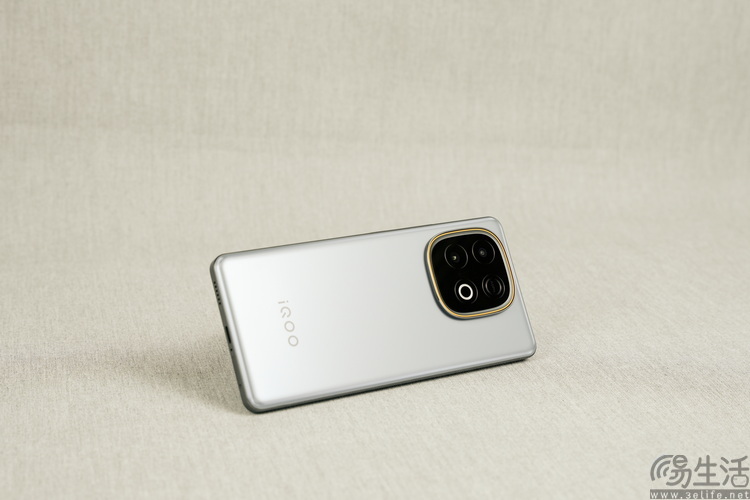 iQOO Z11 Turbo首测：旗舰芯+低功耗，游戏是亮点