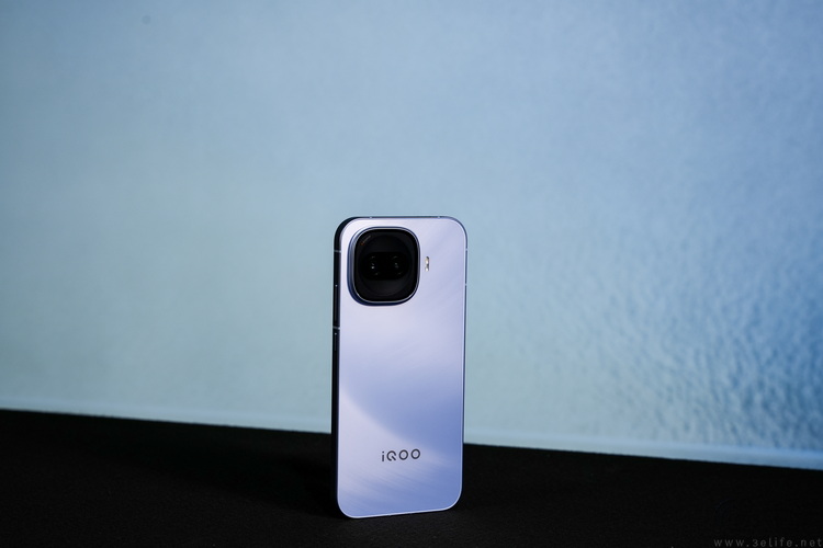 iQOO Z11 Turbo首测:旗舰芯+低功耗,游戏是亮点 iQOO Z11 Turbo首测:旗舰芯+低功耗,游戏是亮点