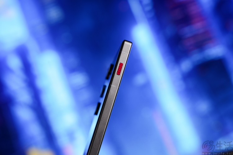 红魔11 AIR首测：超薄+主动散热，消除所有短板