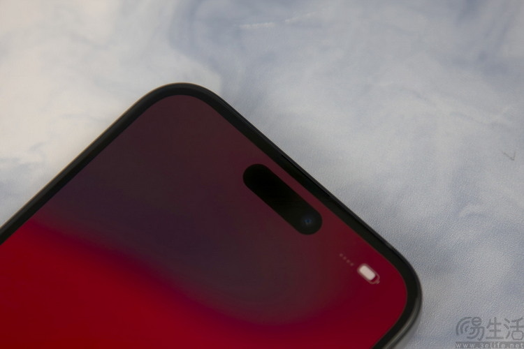 连续两代升级前摄，iPhone怎么成了“自拍的神”