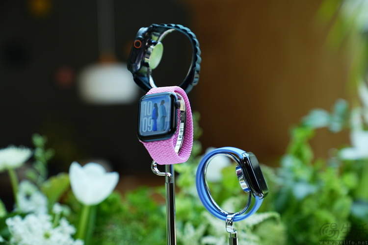 智能手表“不配用”的新芯片,或将“变天”AI终端市场 智能手表“不配用”的新芯片,或将“变天”AI终端市场