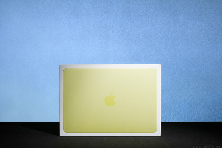 MacBook Neo首发评测：很小，但足以颠覆行业