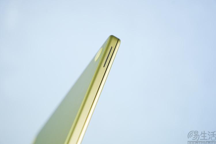 MacBook Neo首发评测：很小，但足以颠覆行业