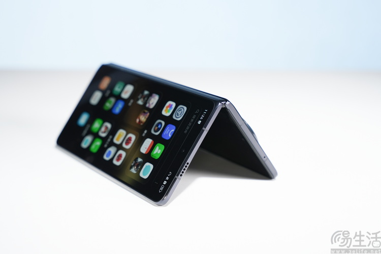 荣耀Magic V6首测：全能无短板，重新定义“大折叠”魅力