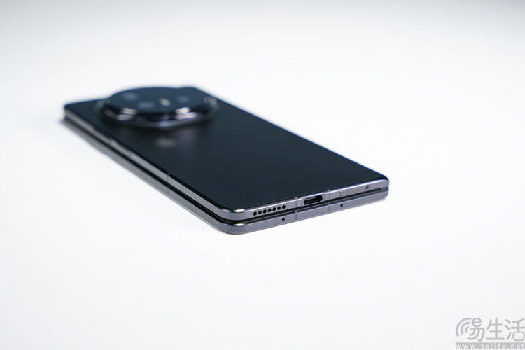 荣耀Magic V6首测：全能无短板，重新定义“大折叠”魅力