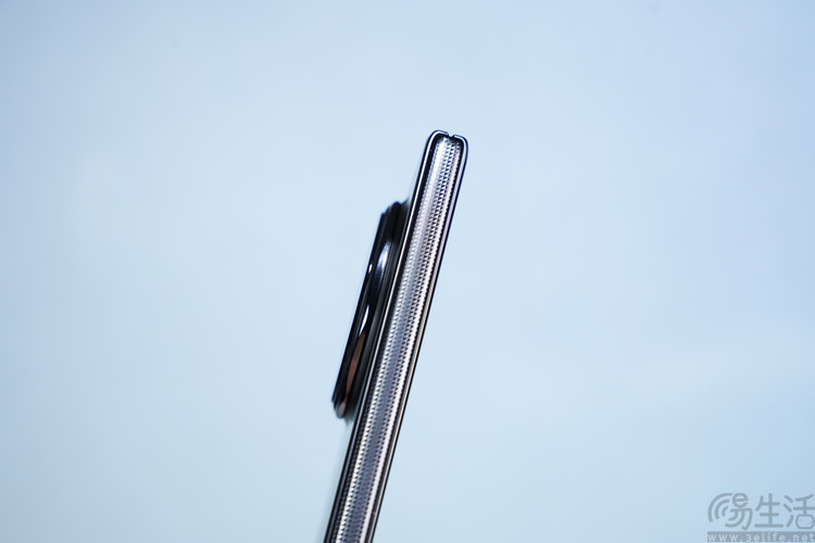 荣耀Magic V6首测：全能无短板，重新定义“大折叠”魅力