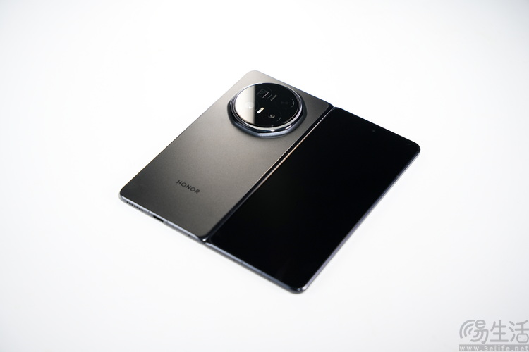 荣耀Magic V6首测：全能无短板，重新定义“大折叠”魅力