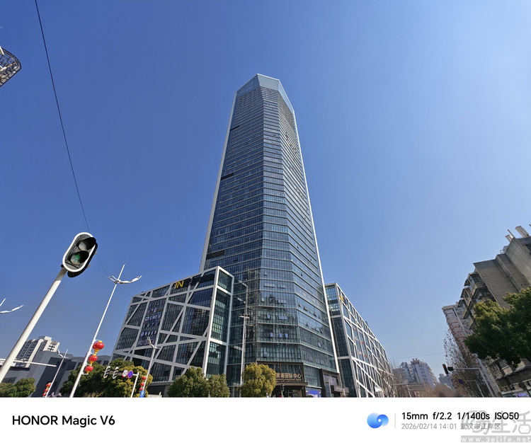 荣耀Magic V6首测：全能无短板，重新定义“大折叠”魅力