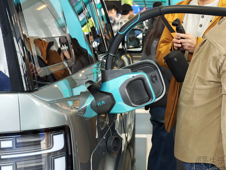 虽“迟到”却牌面拉满，方程豹钛3凭什么