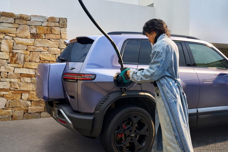 虽“迟到”却牌面拉满，方程豹钛3凭什么