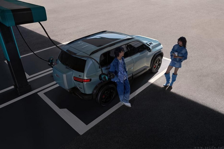 虽“迟到”却牌面拉满，方程豹钛3凭什么