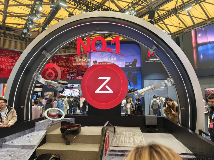 “旧瓶装新酒”的石头，成了今年AWE最务实的冠军