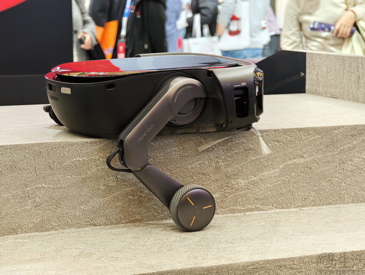 “旧瓶装新酒”的石头，成了今年AWE最务实的冠军