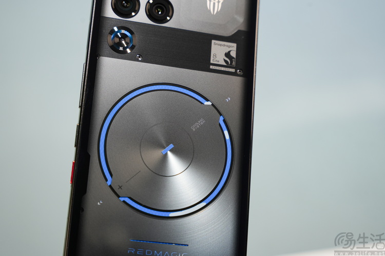 测完红魔11S PRO+,才明白了“游戏手机”的真意 测完红魔11S PRO+,才明白了“游戏手机”的真意